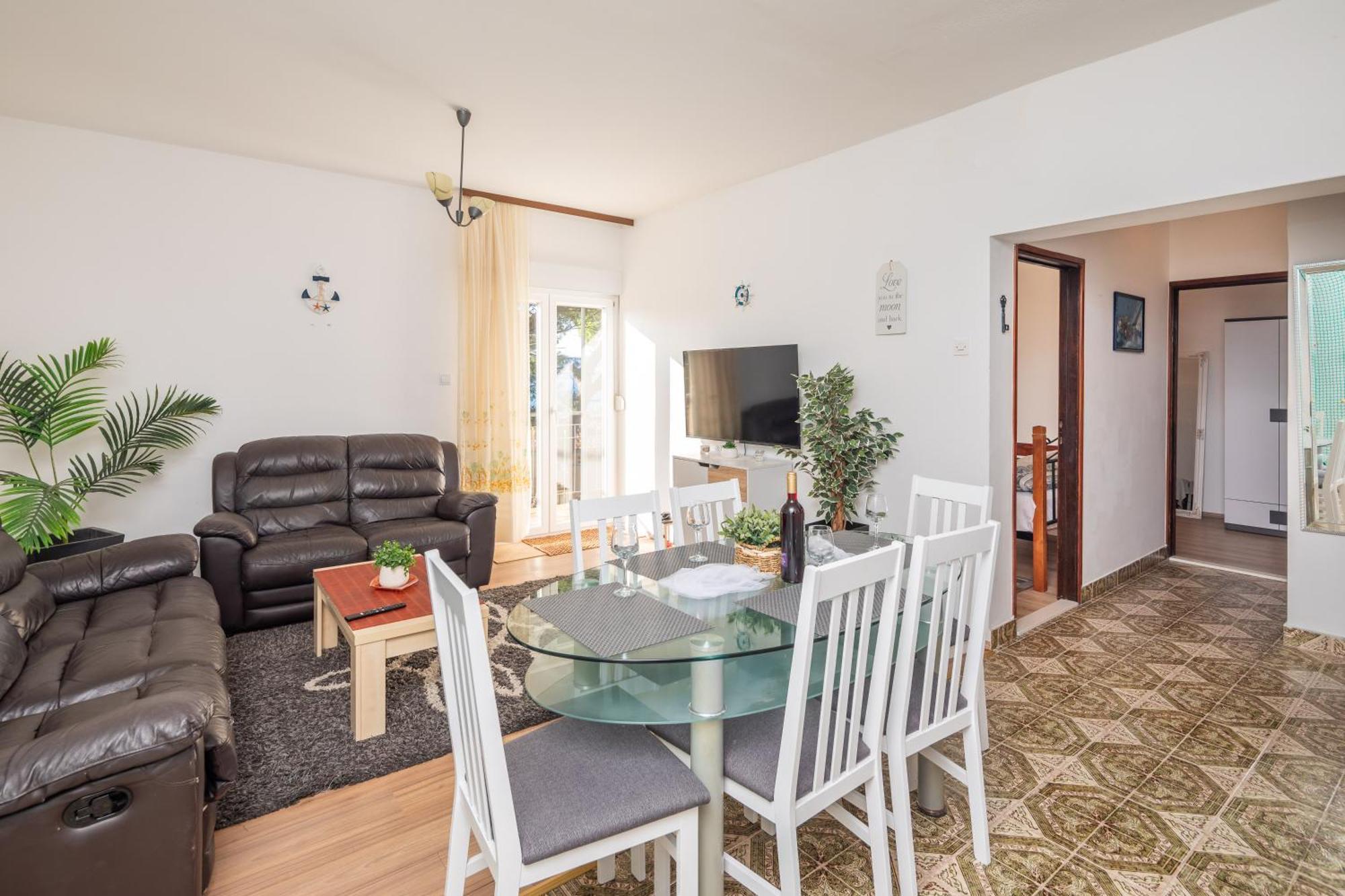 Urban Edge - Beach Apartments Omiš Dış mekan fotoğraf