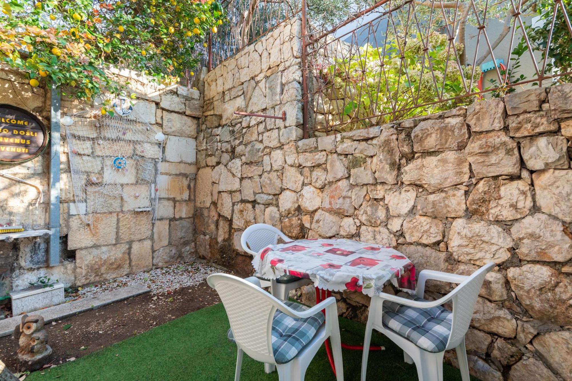 Urban Edge - Beach Apartments Omiš Dış mekan fotoğraf