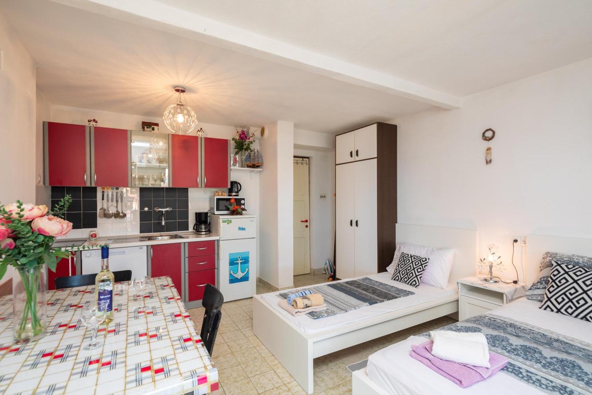 Urban Edge - Beach Apartments Omiš Dış mekan fotoğraf