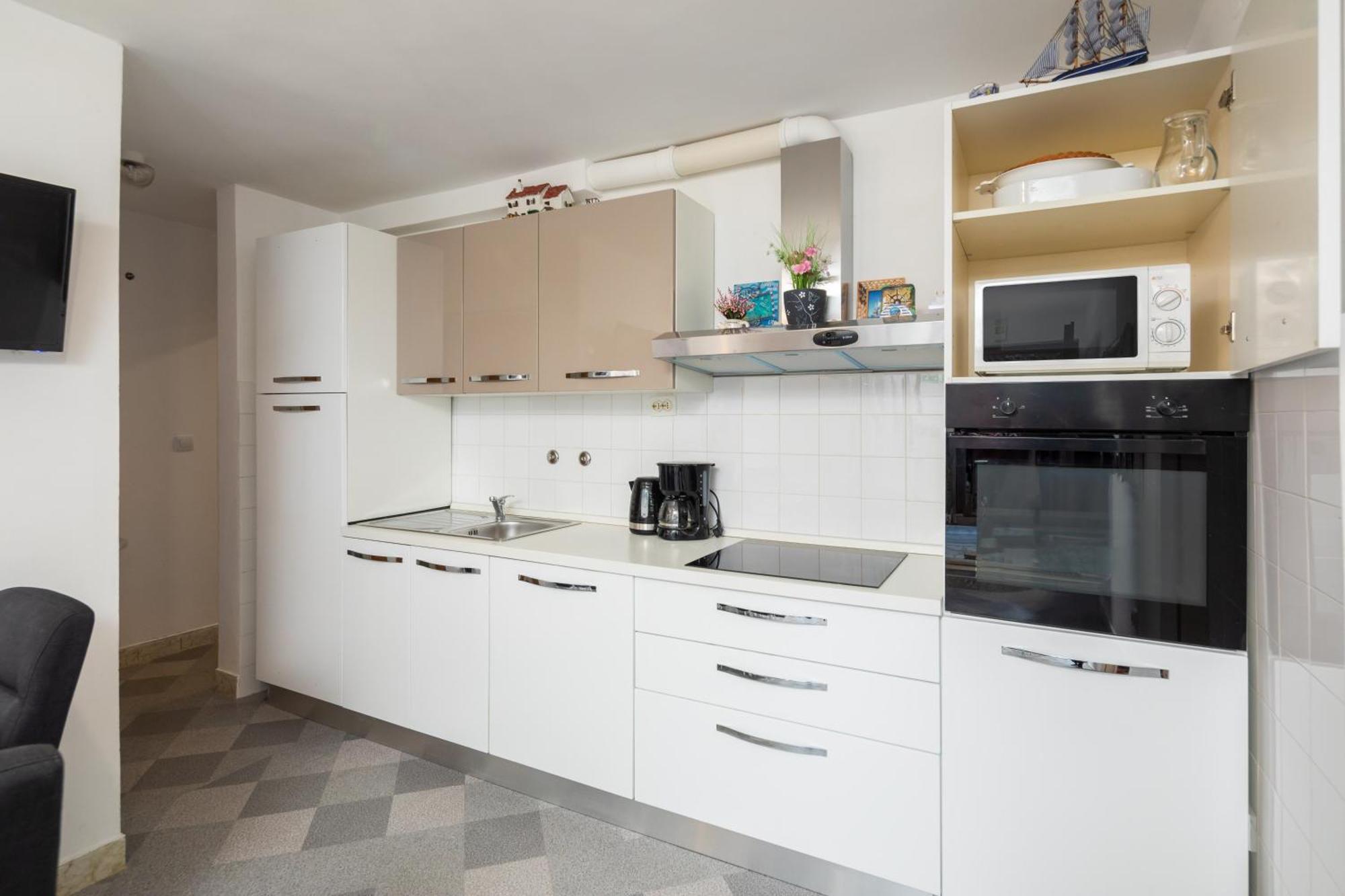 Urban Edge - Beach Apartments Omiš Dış mekan fotoğraf
