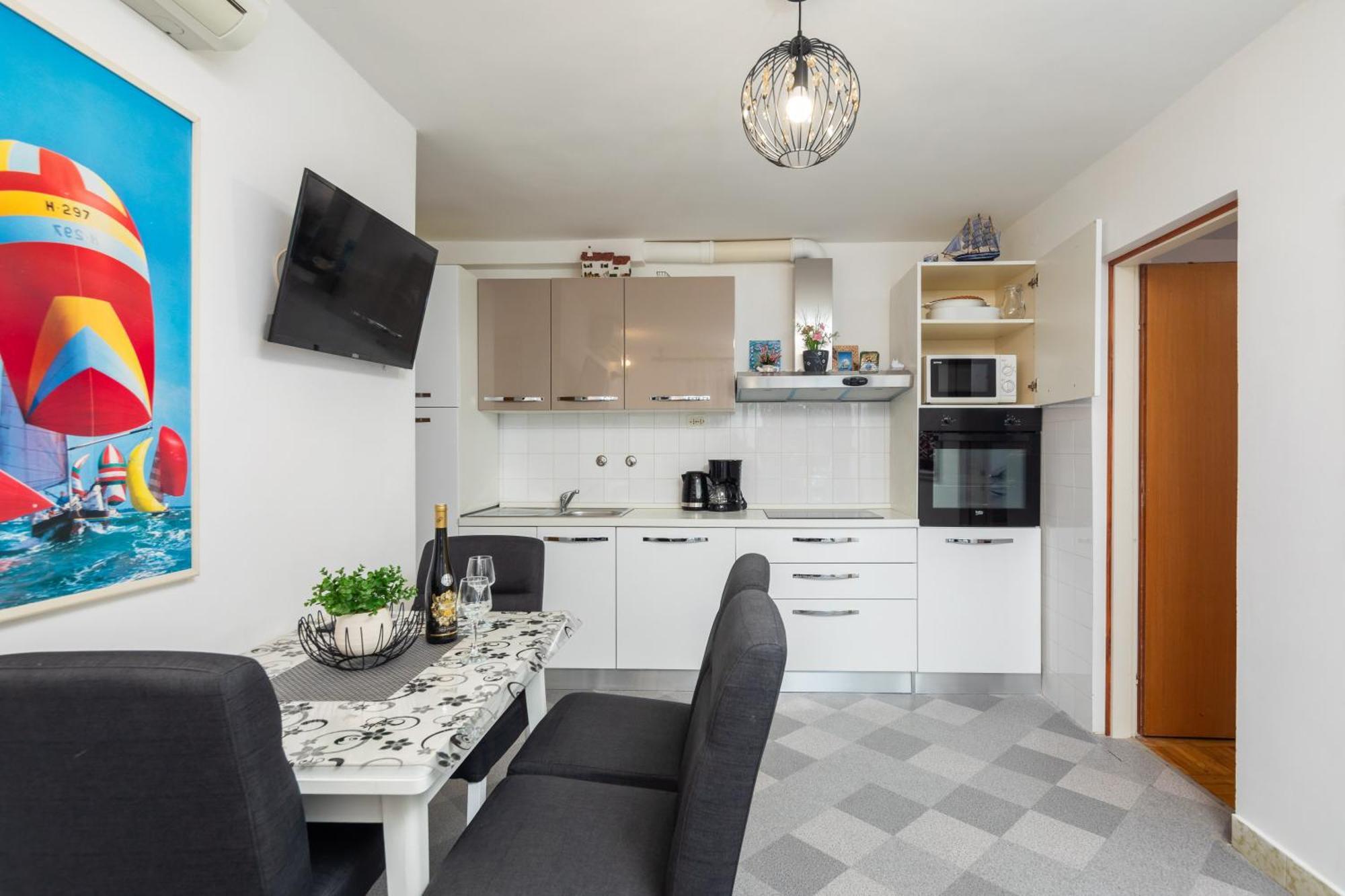 Urban Edge - Beach Apartments Omiš Dış mekan fotoğraf