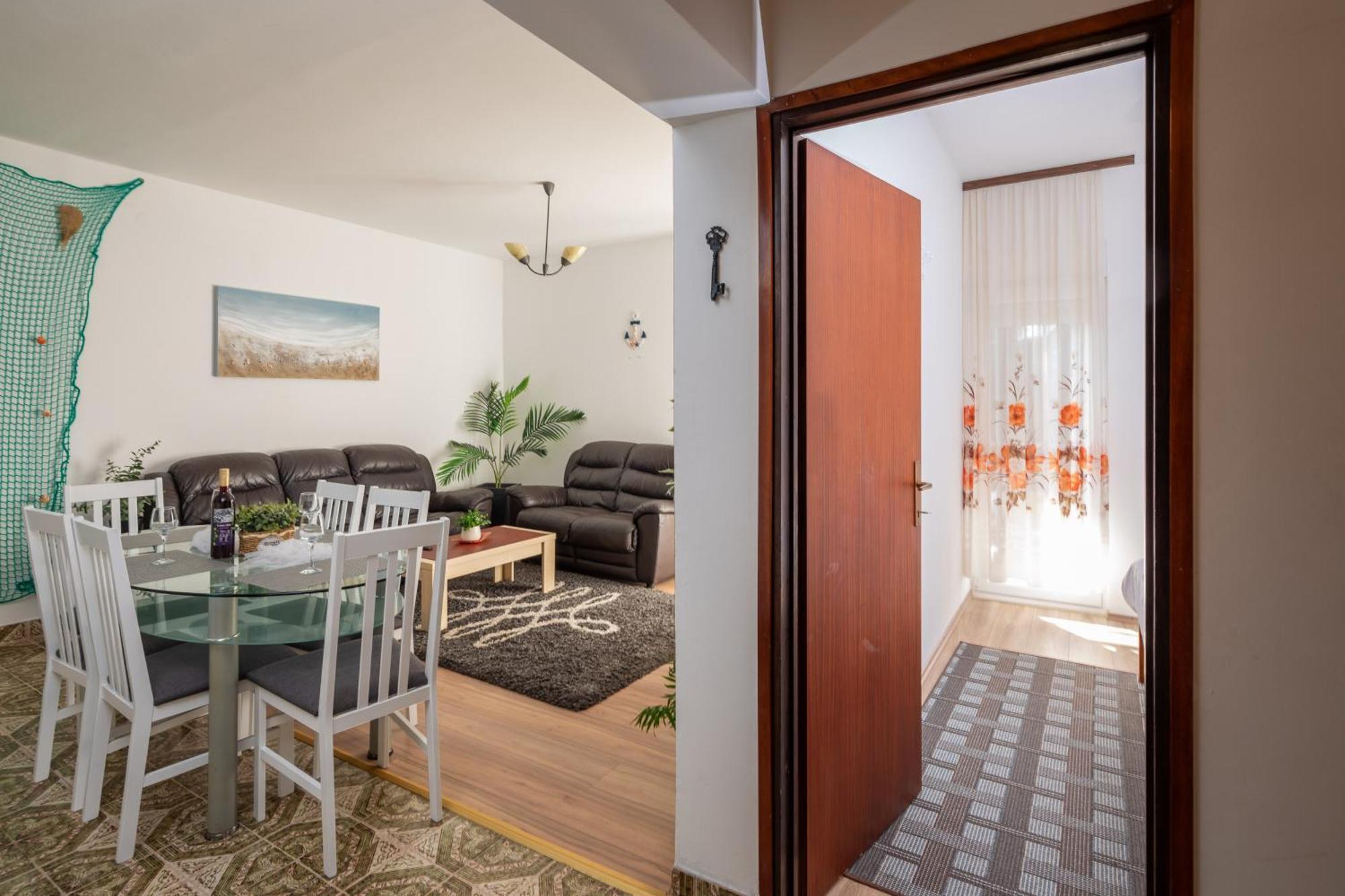 Urban Edge - Beach Apartments Omiš Dış mekan fotoğraf